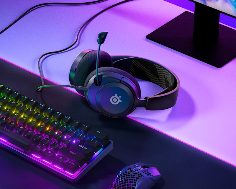 SteelSeries Arctis Nova 1 product photo